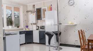 Гостиница Family Hostel Краснодар Трехместный номер с основными удобствами и общей ванной комнатой-11