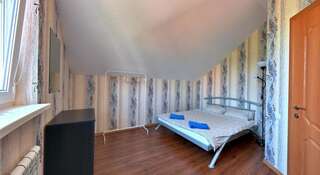 Гостиница Family Hostel Краснодар Двухместный номер с 1 кроватью и общей ванной комнатой-2