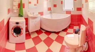 Гостиница Family Hostel Краснодар Трехместный номер с основными удобствами и общей ванной комнатой-1