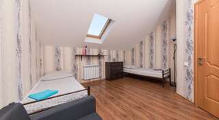 Гостиница Family Hostel Краснодар Односпальная кровать в общем номере с 2 кроватями-11